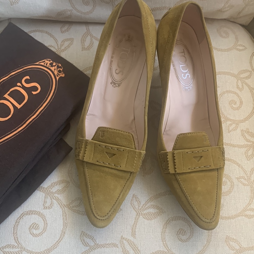 Tod's suede 2.5” heel loafer style pumps. Size 39.5